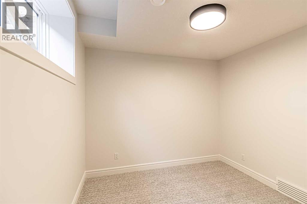 Photo 31 of 2050 41 Avenue Sw, Calgary AB
