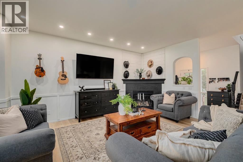 Photo 3 of 1209 Kingsland Road Se, Airdrie AB