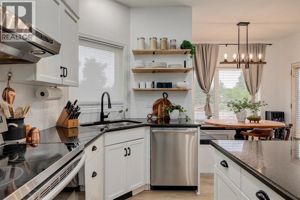 Photo 13 of 1209 Kingsland Road Se, Airdrie AB