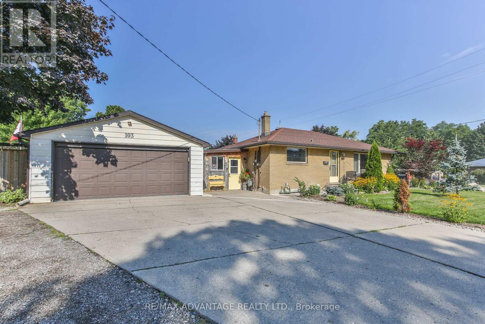 Photo 1 of 103 First Avenue, St Thomas ON