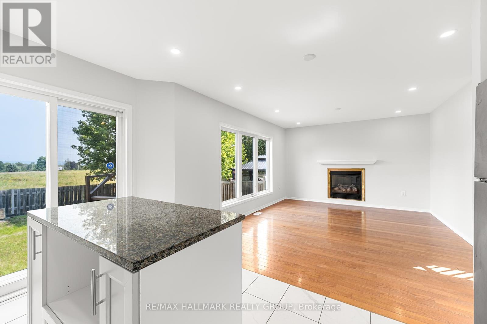 Photo 17 of 1146 Halton Terrace, Ottawa ON