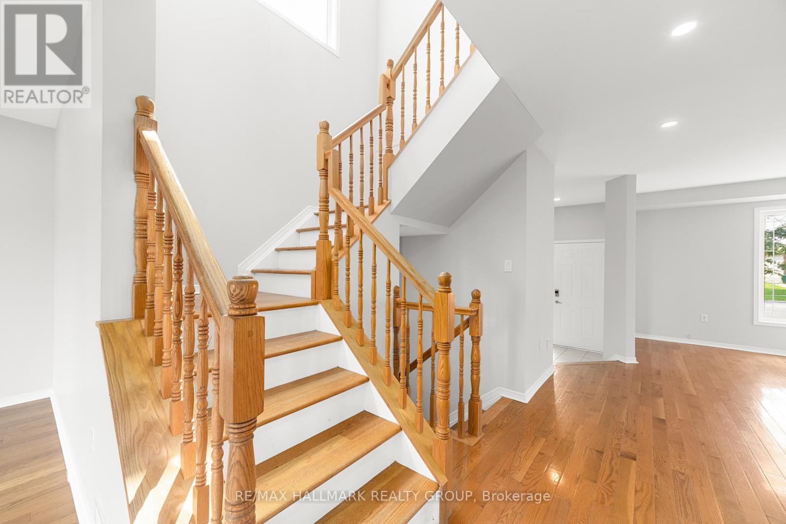 Photo 18 of 1146 Halton Terrace, Ottawa ON