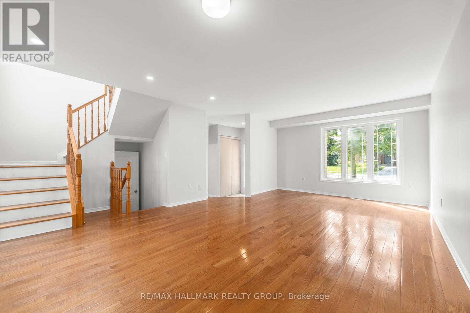 Photo 8 of 1146 Halton Terrace, Ottawa ON