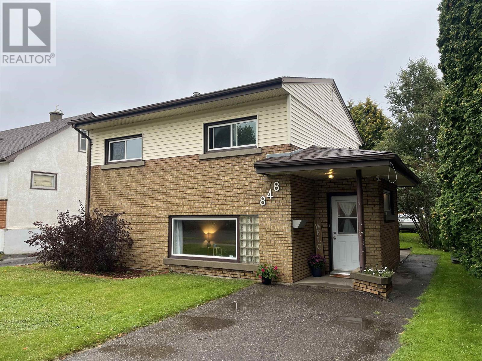 Photo 1 of 848 Brodie Street N, Thunder Bay ON