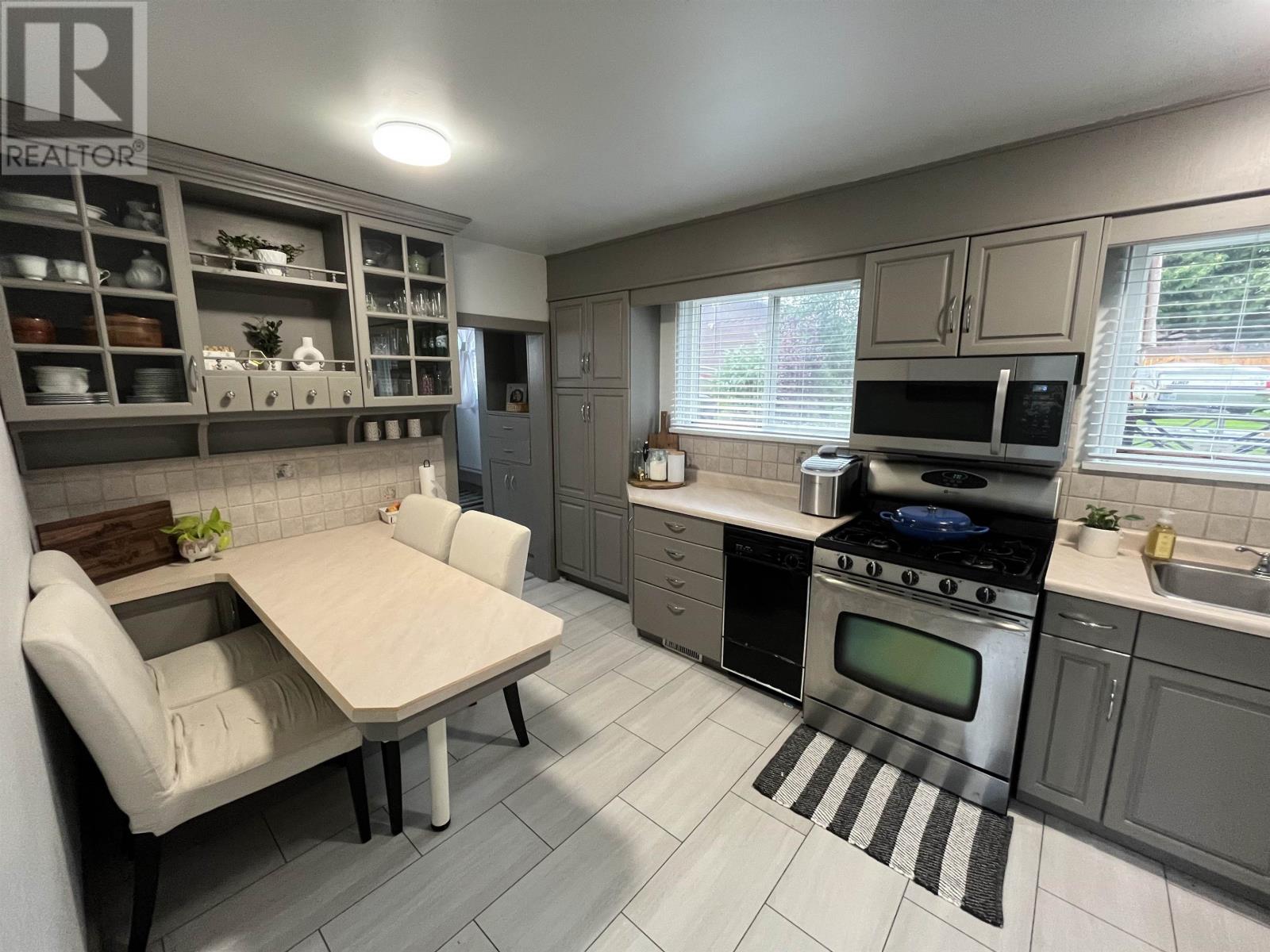 Photo 13 of 848 Brodie Street N, Thunder Bay ON