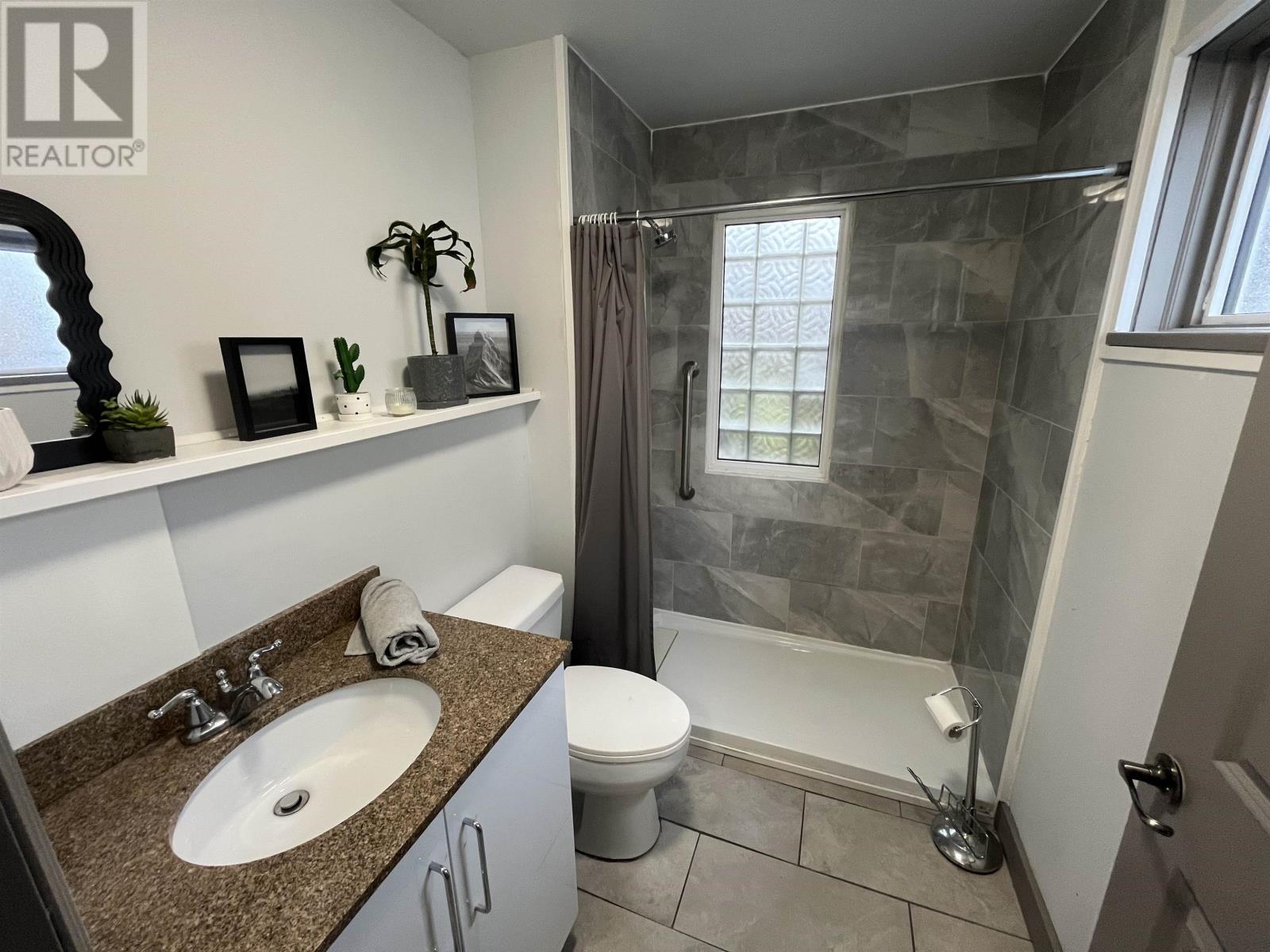 Photo 17 of 848 Brodie Street N, Thunder Bay ON