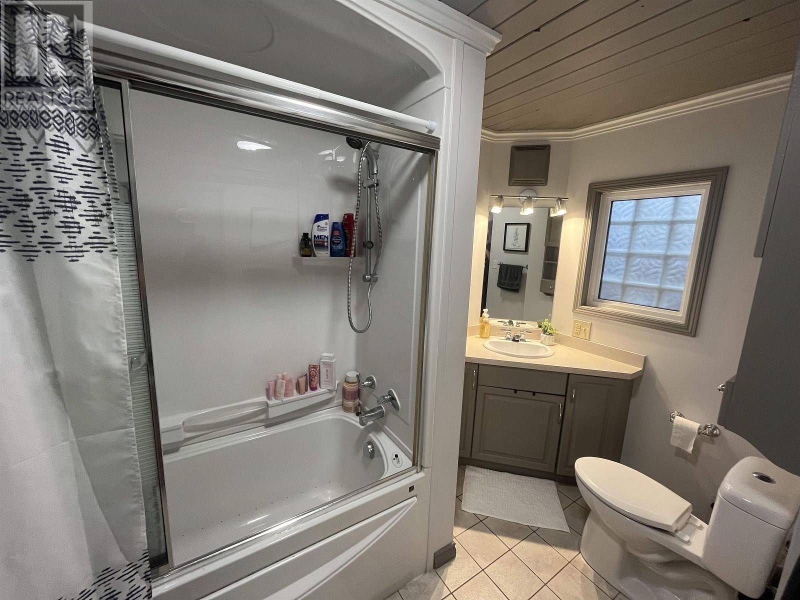 Photo 24 of 848 Brodie Street N, Thunder Bay ON