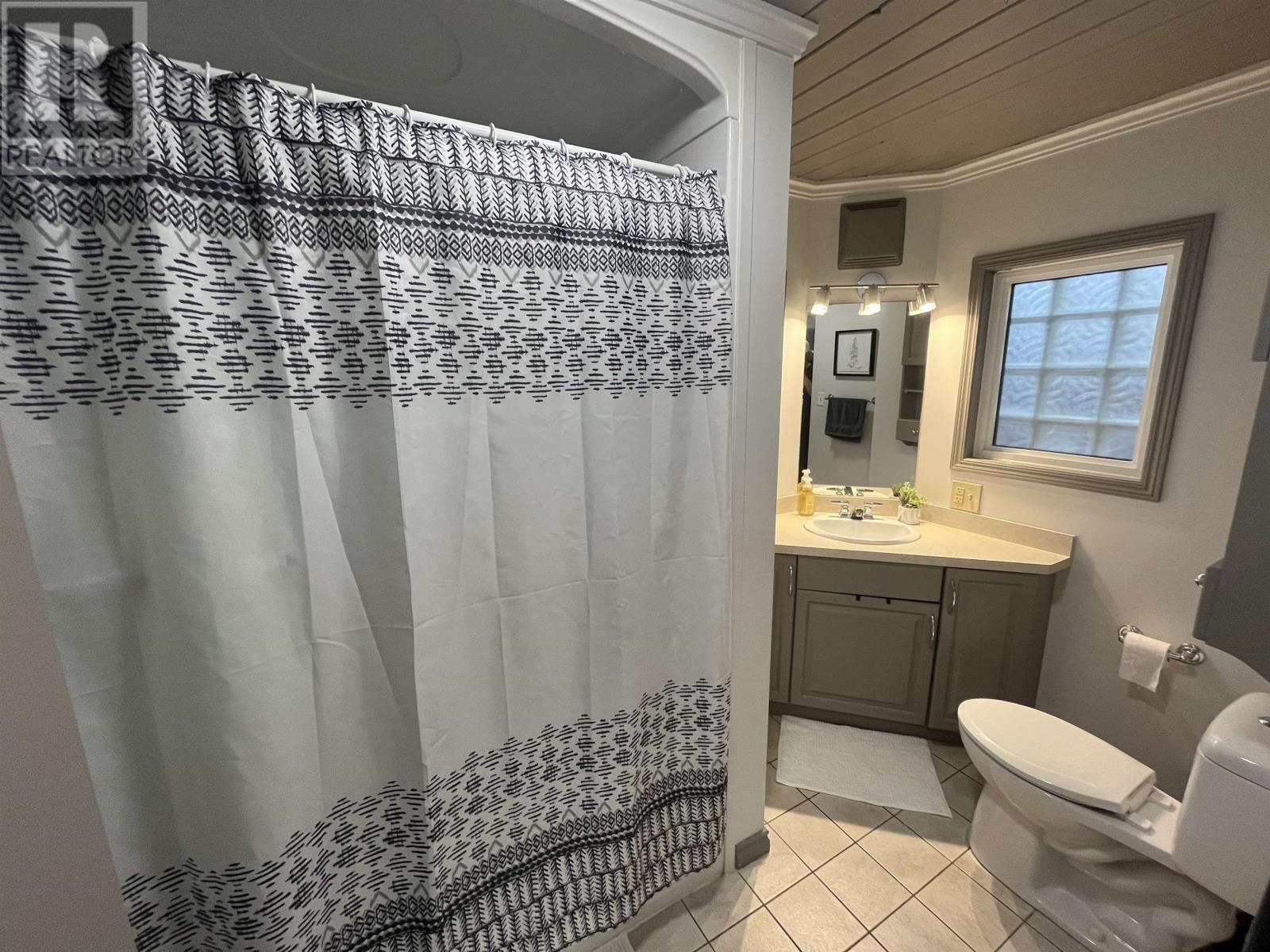Photo 25 of 848 Brodie Street N, Thunder Bay ON