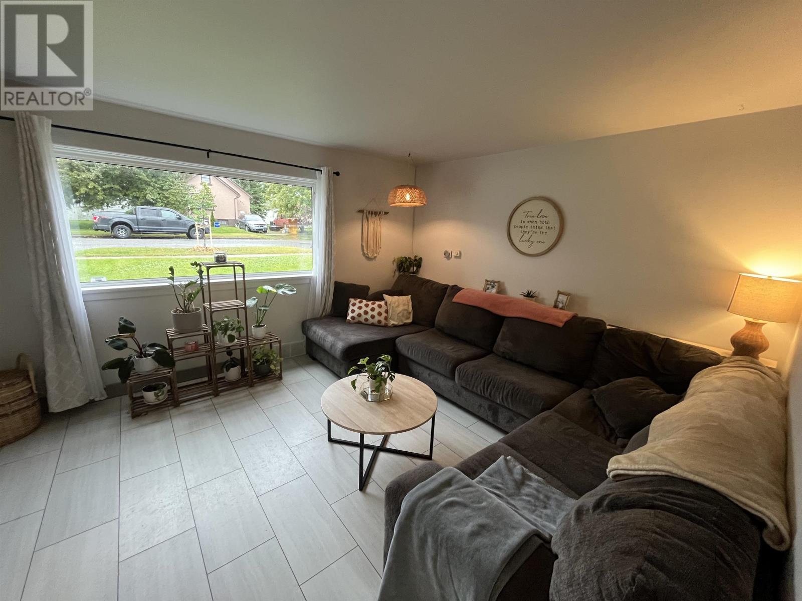 Photo 9 of 848 Brodie Street N, Thunder Bay ON