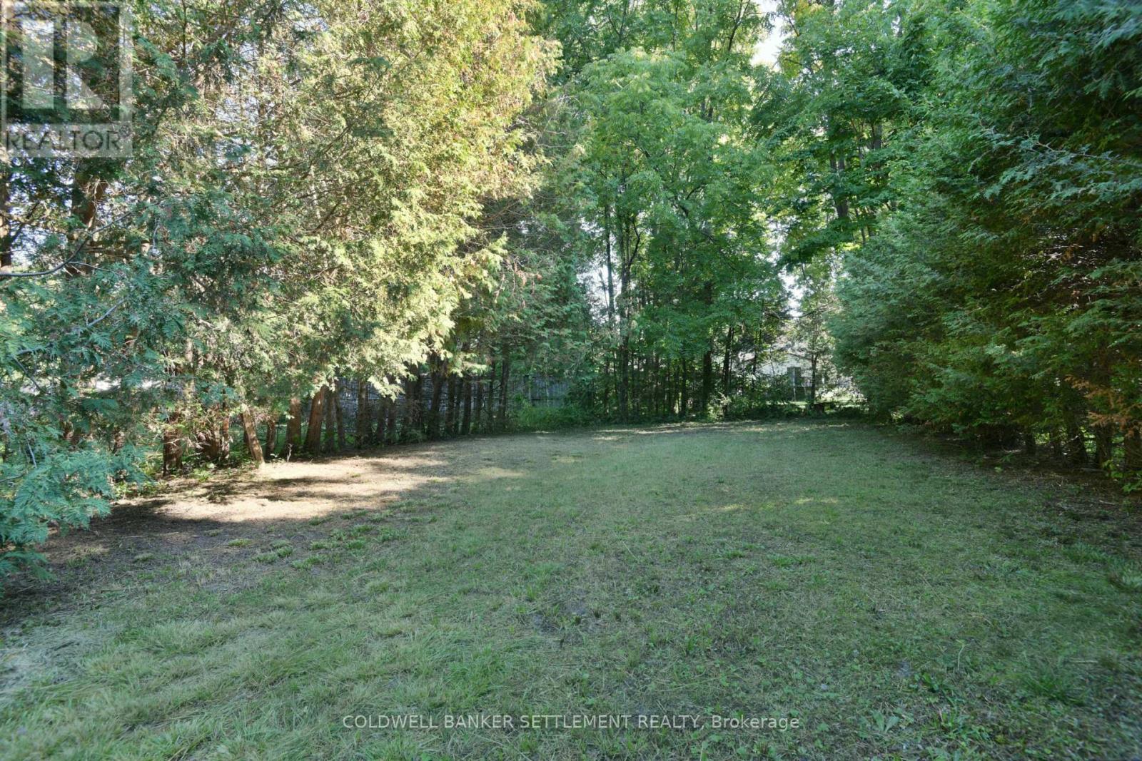 Photo 27 of 89 Drummond Street E, Perth ON