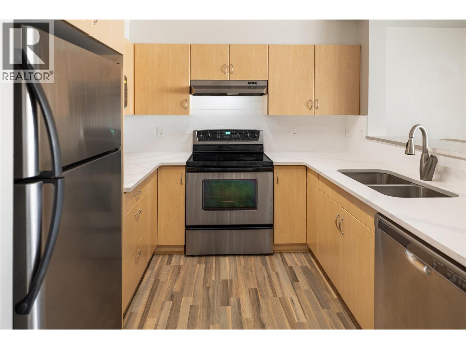 205 563 Yates Road, Kelowna