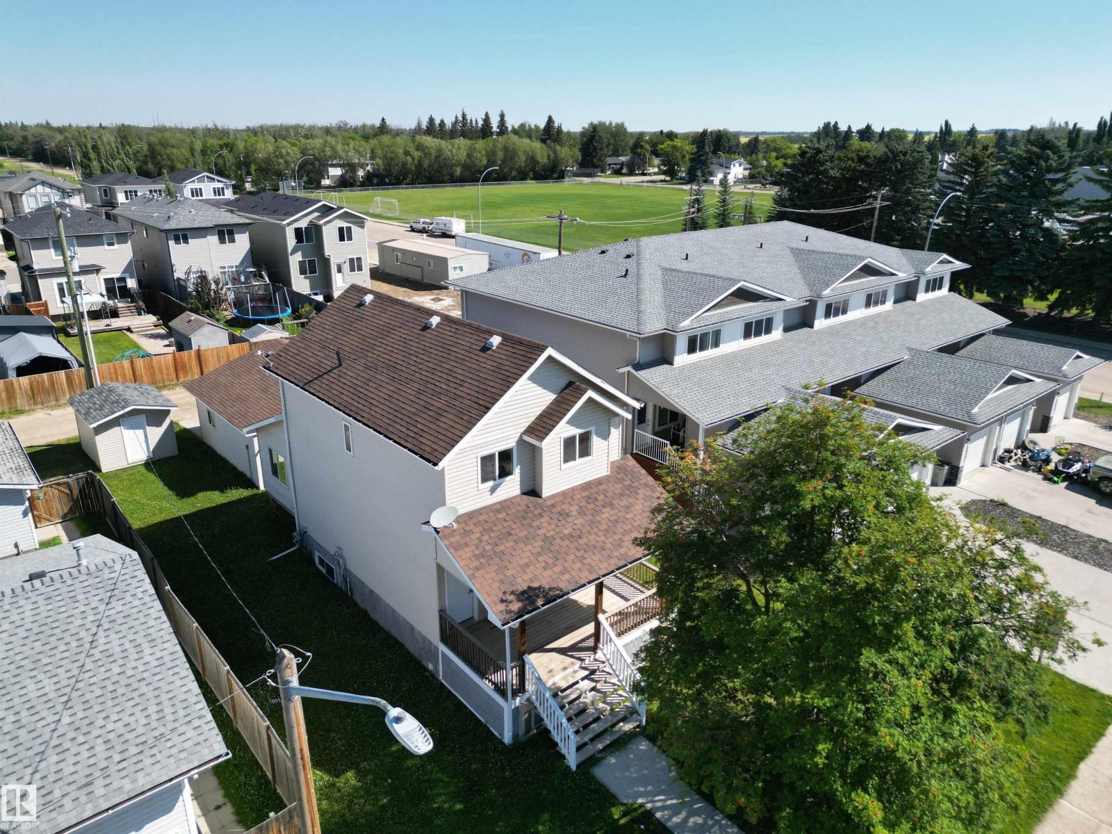 Photo 17 of 5002 52 Av, Calmar AB