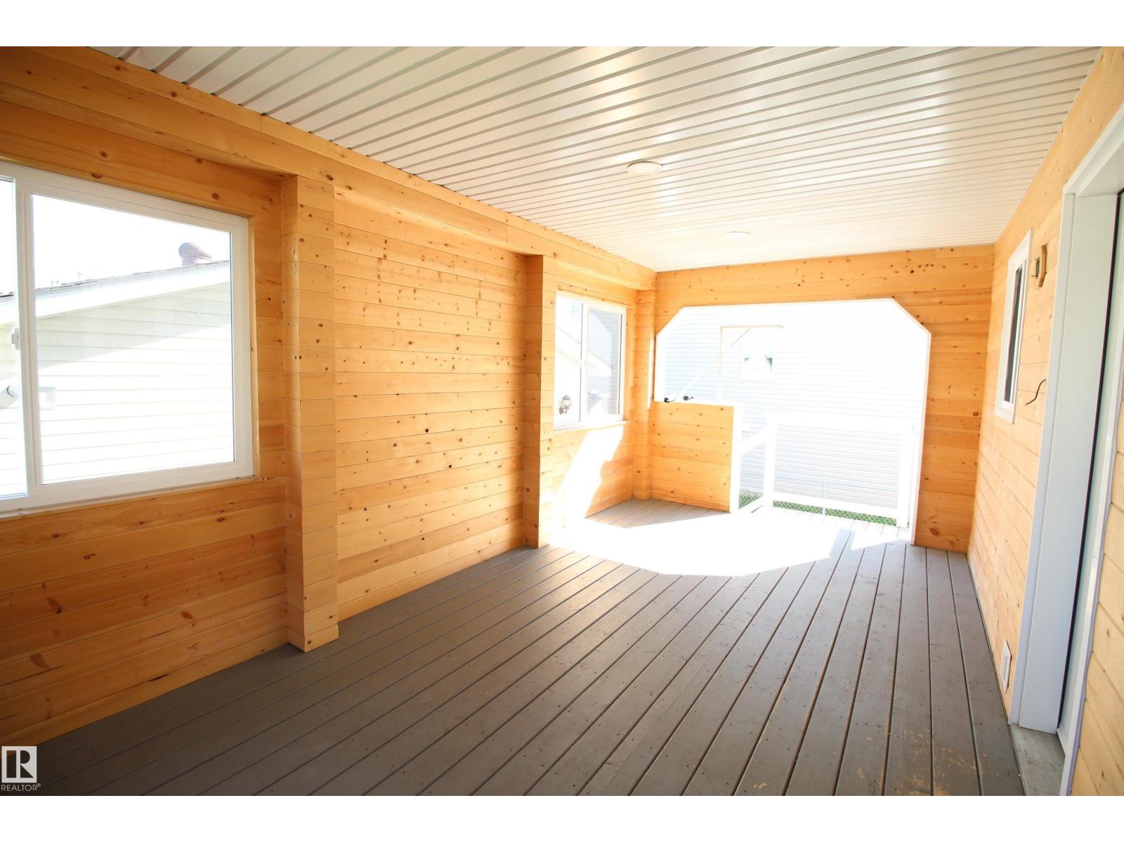 Photo 13 of 5002 52 Av, Calmar AB