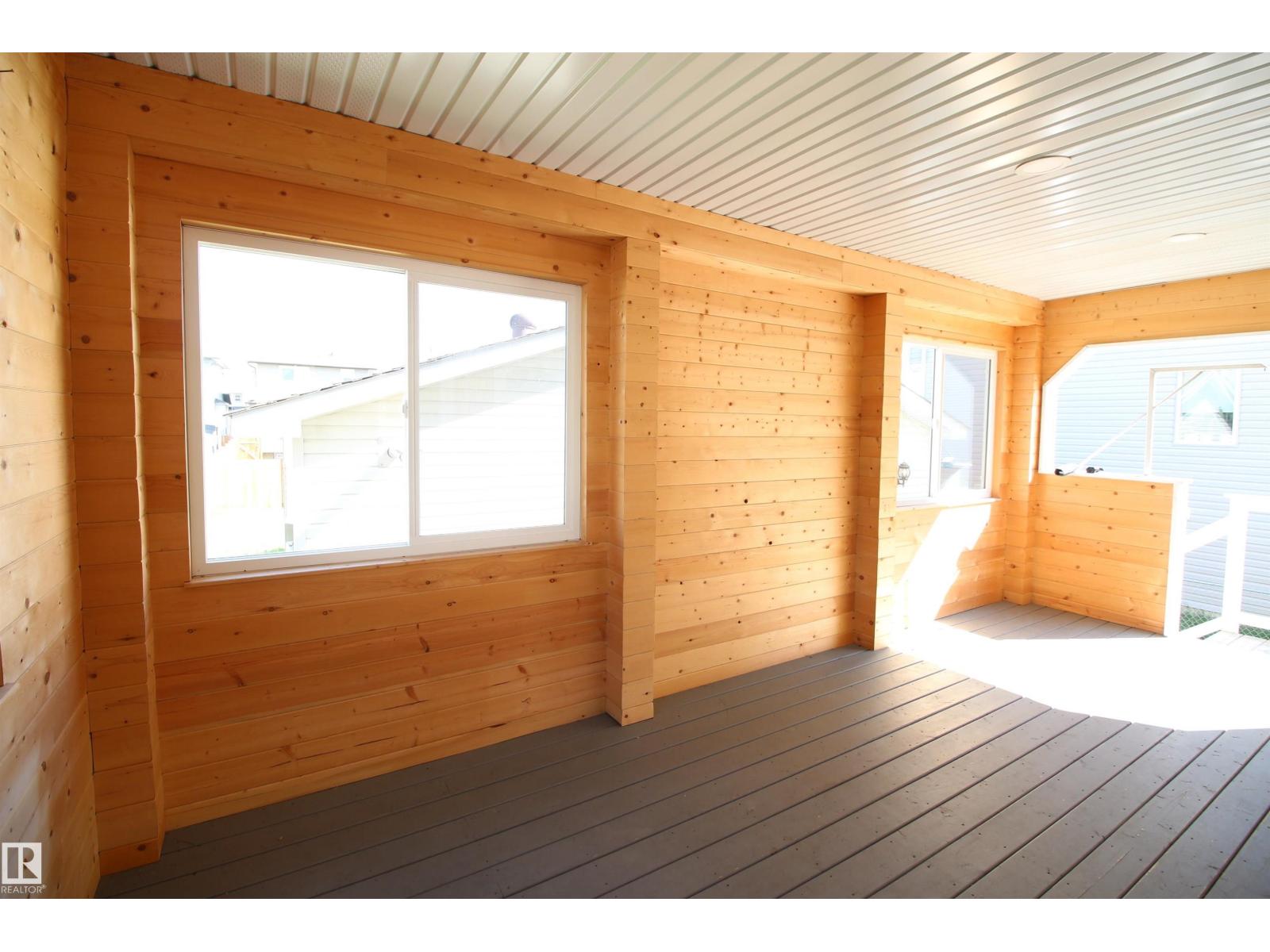Photo 11 of 5002 52 Av, Calmar AB
