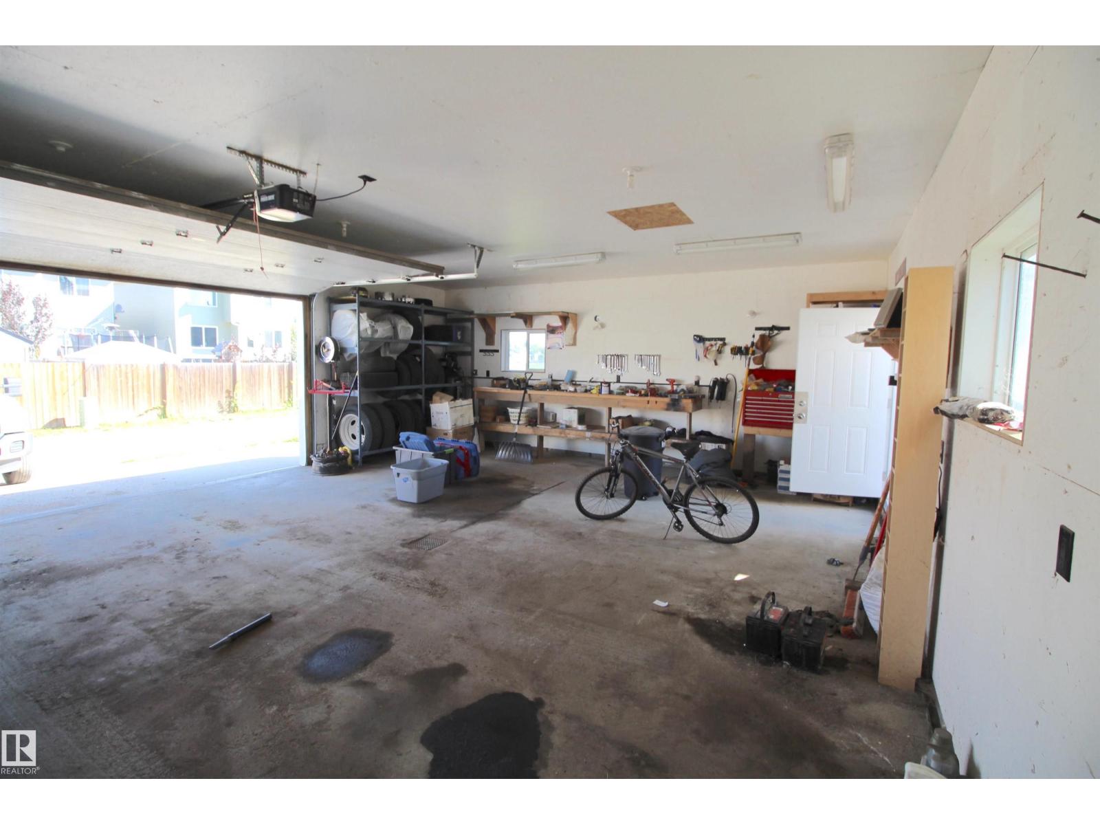 Photo 48 of 5002 52 Av, Calmar AB