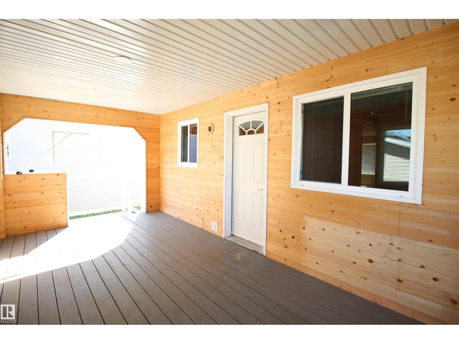 Photo 12 of 5002 52 Av, Calmar AB