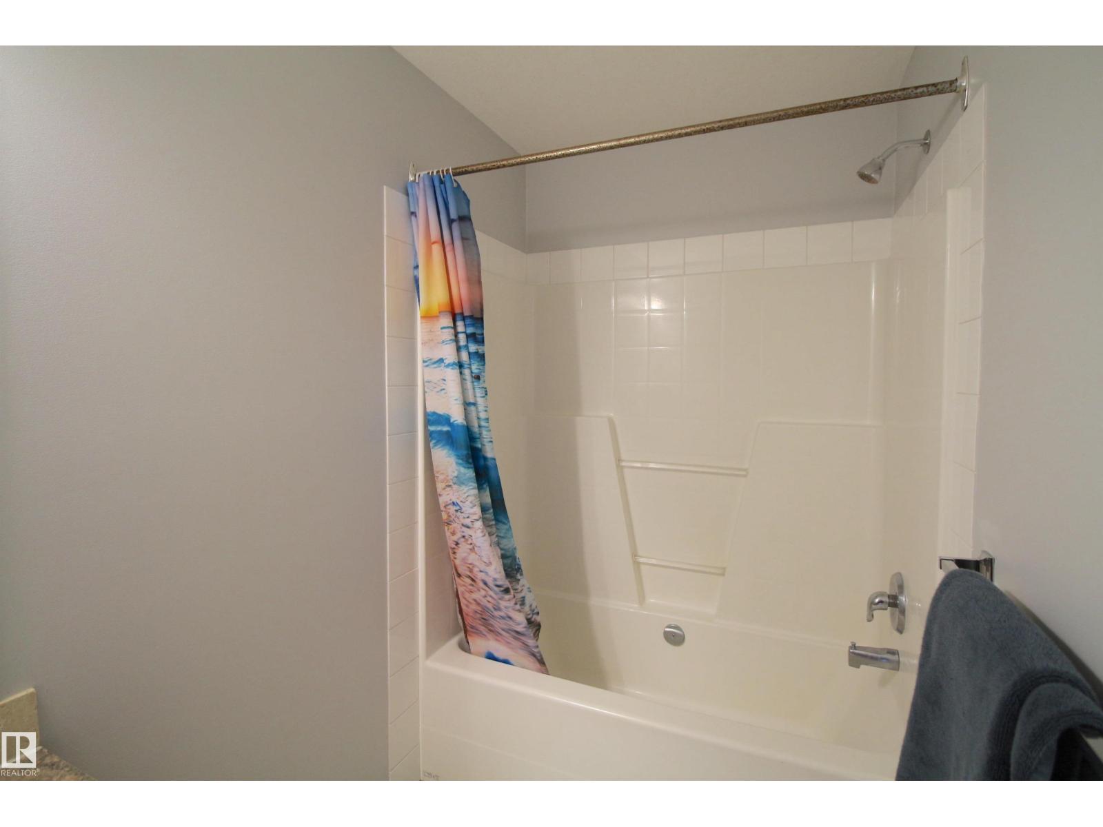 Photo 37 of 5002 52 Av, Calmar AB