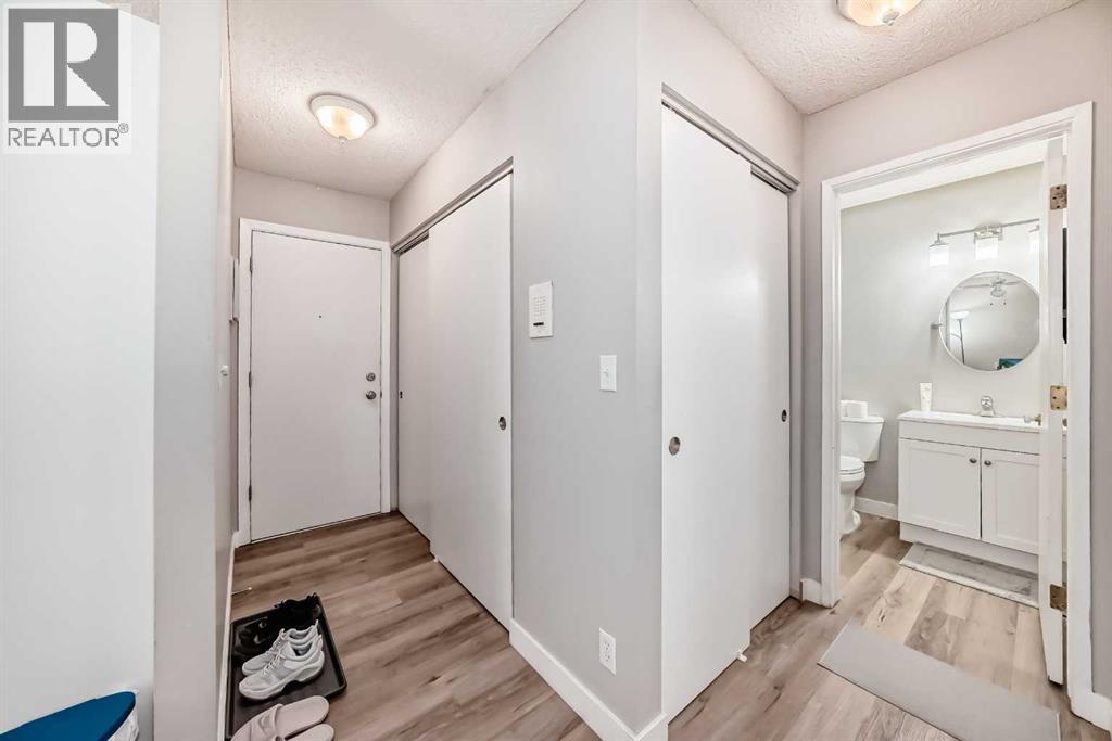 Photo 21 of 404 C 5601 Dalton Drive Nw, Calgary AB