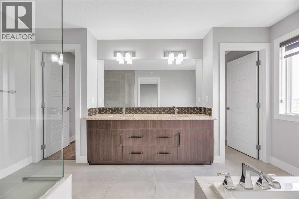 Photo 22 of 311 Lucas Way Nw, Calgary AB