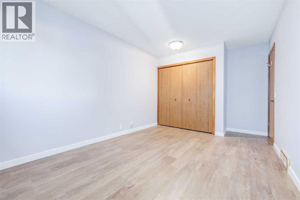 Photo 12 of 5811 Templehill Road Ne, Calgary AB