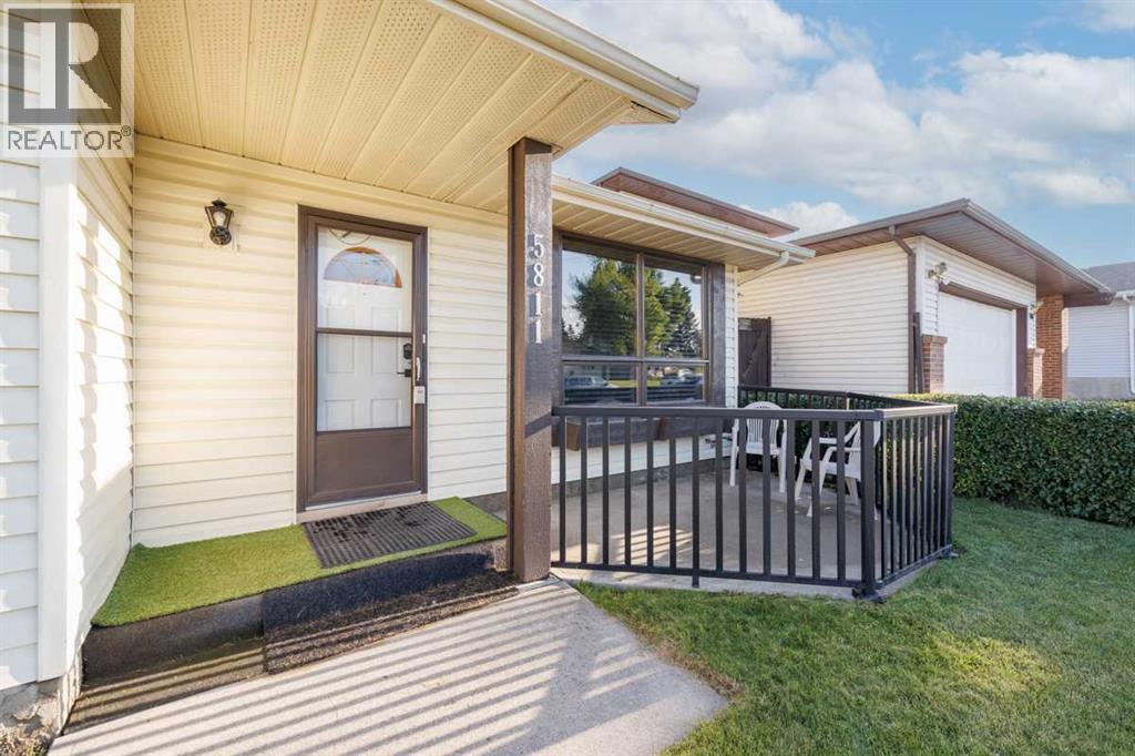 Photo 2 of 5811 Templehill Road Ne, Calgary AB