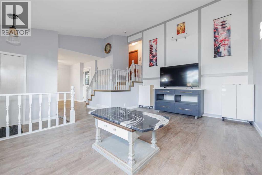 Photo 4 of 5811 Templehill Road Ne, Calgary AB