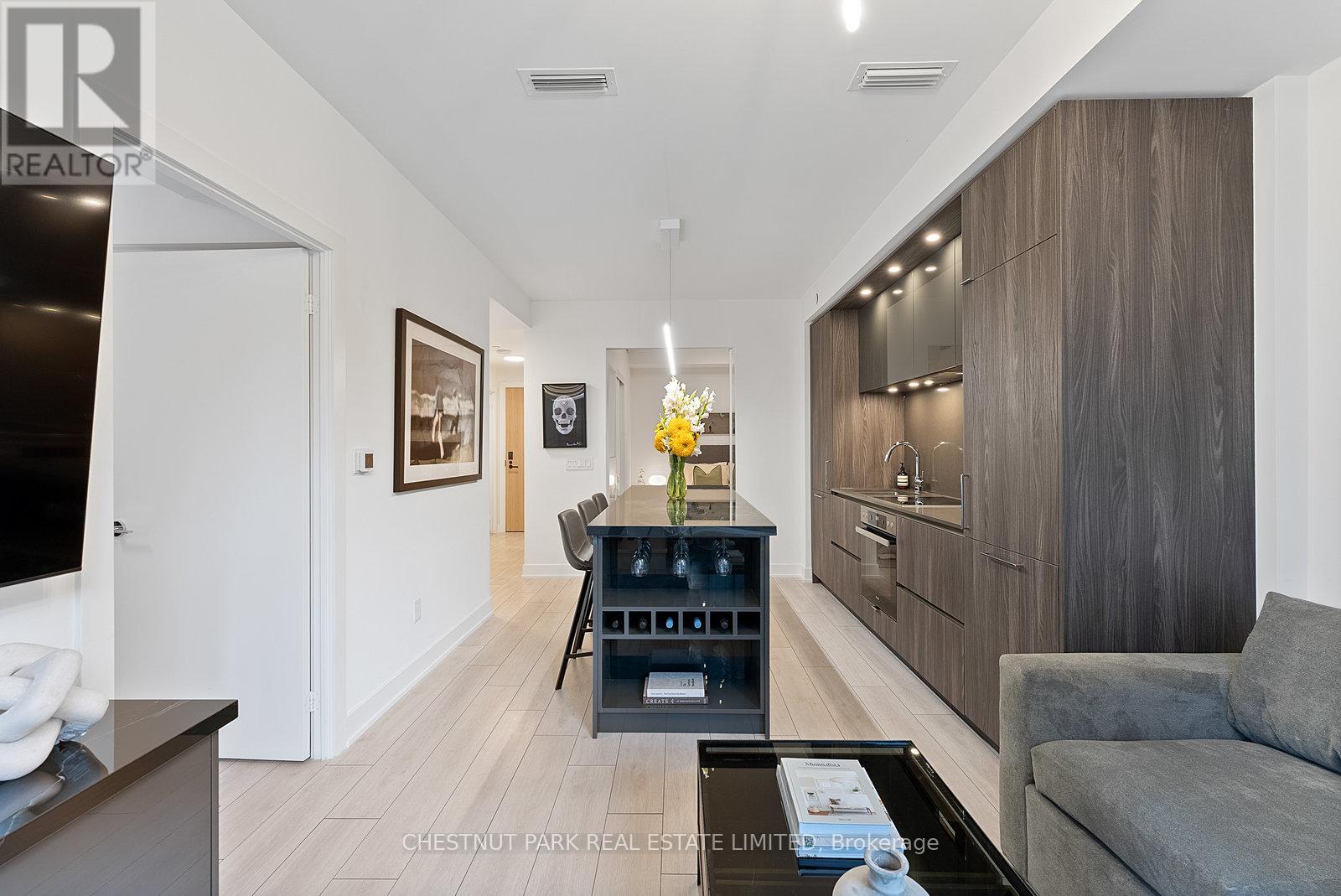 Photo 11 of 610 15 Mercer Street, Toronto ON