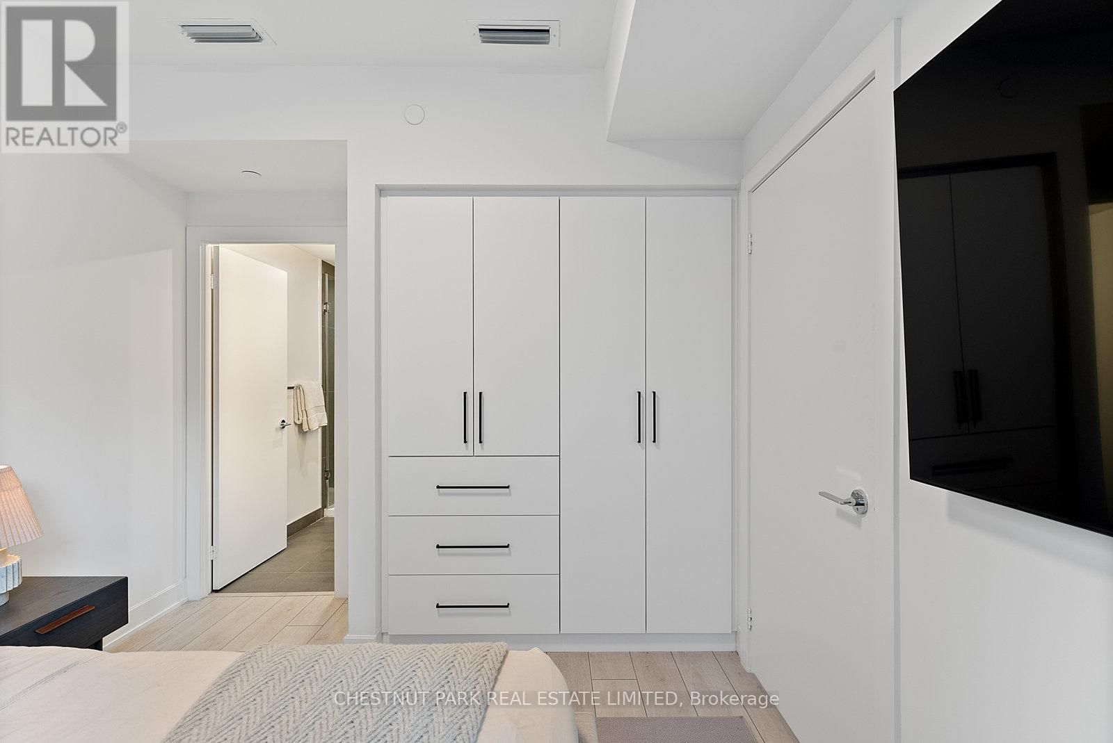 Photo 15 of 610 15 Mercer Street, Toronto ON