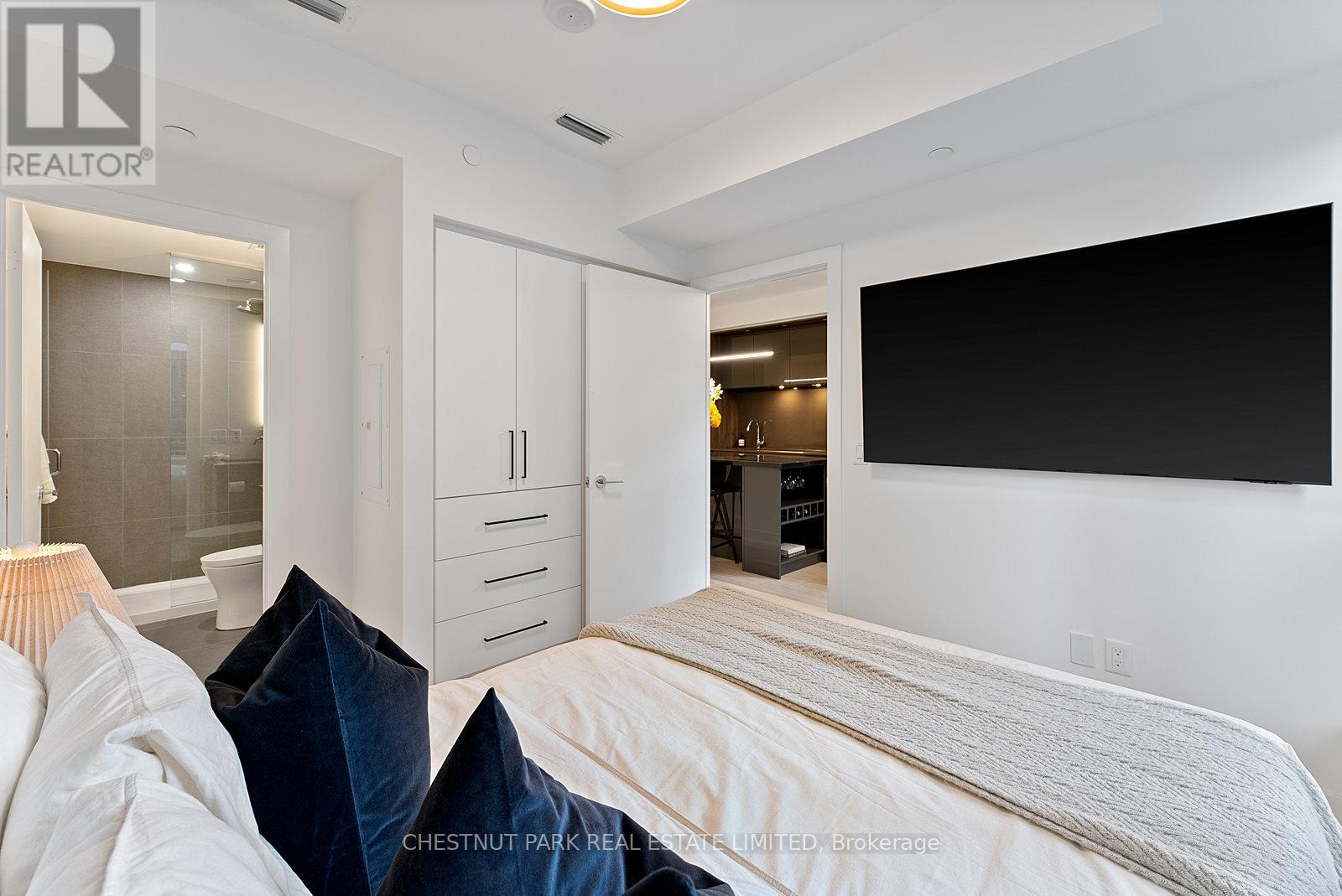 Photo 16 of 610 15 Mercer Street, Toronto ON