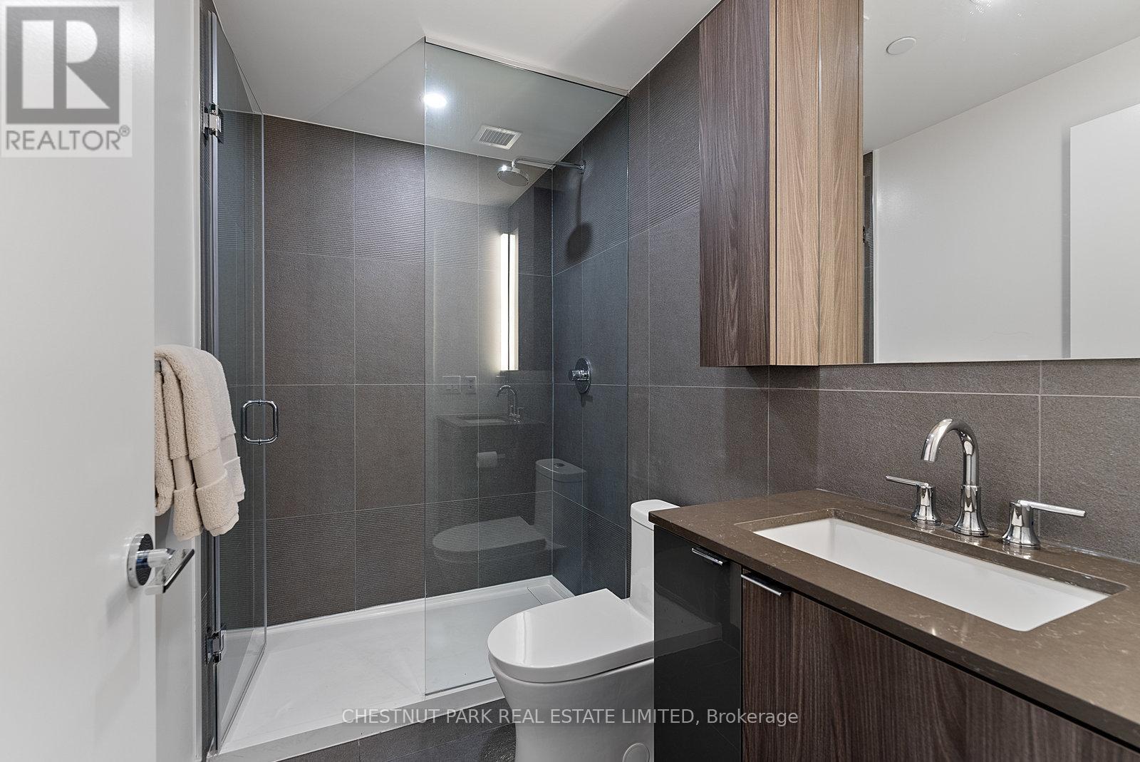 Photo 17 of 610 15 Mercer Street, Toronto ON