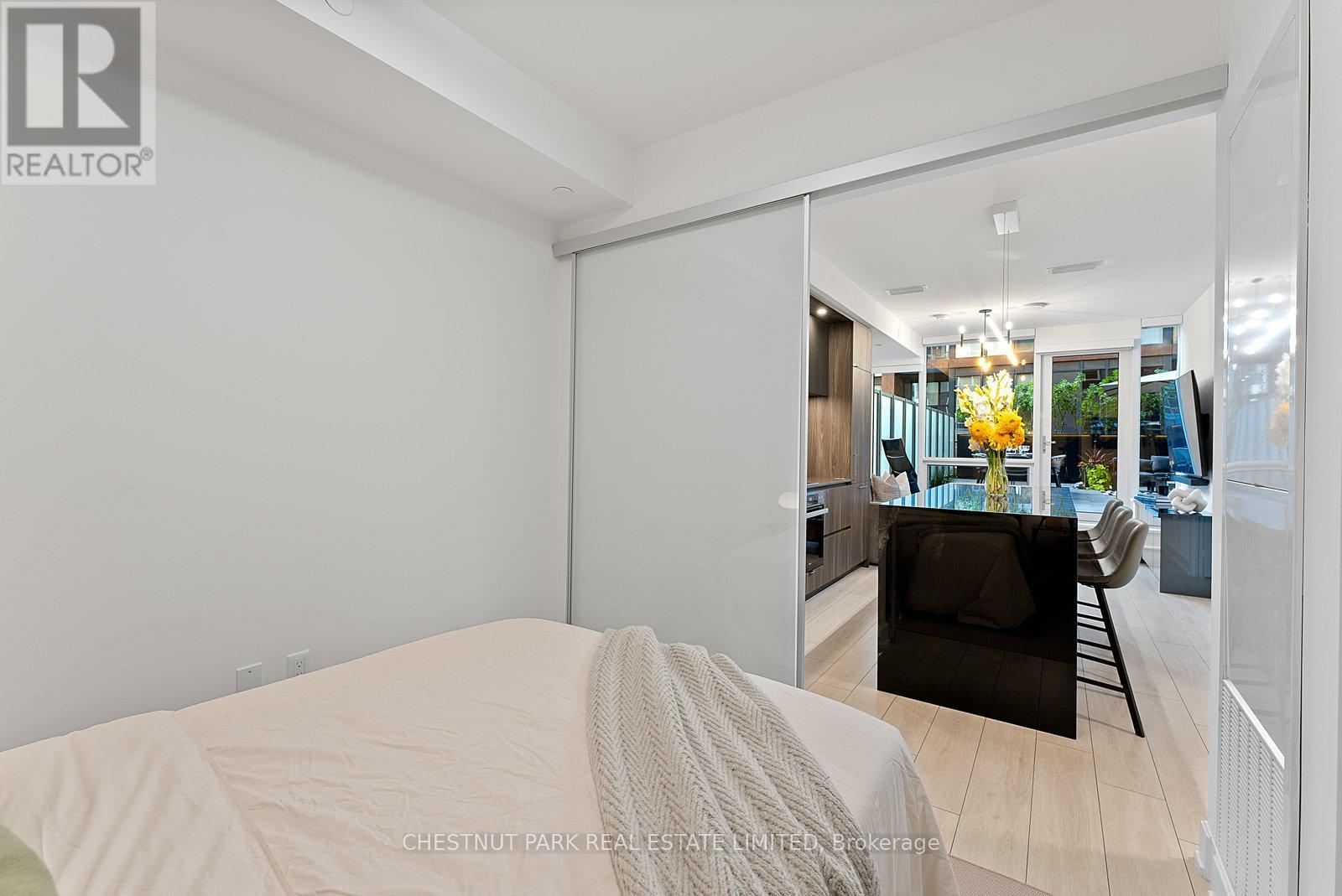 Photo 20 of 610 15 Mercer Street, Toronto ON