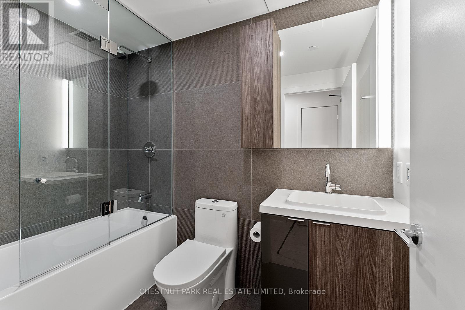Photo 21 of 610 15 Mercer Street, Toronto ON