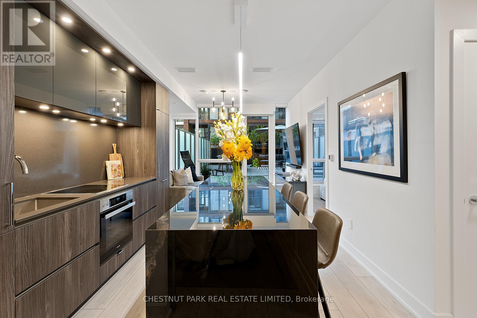 Photo 5 of 610 15 Mercer Street, Toronto ON