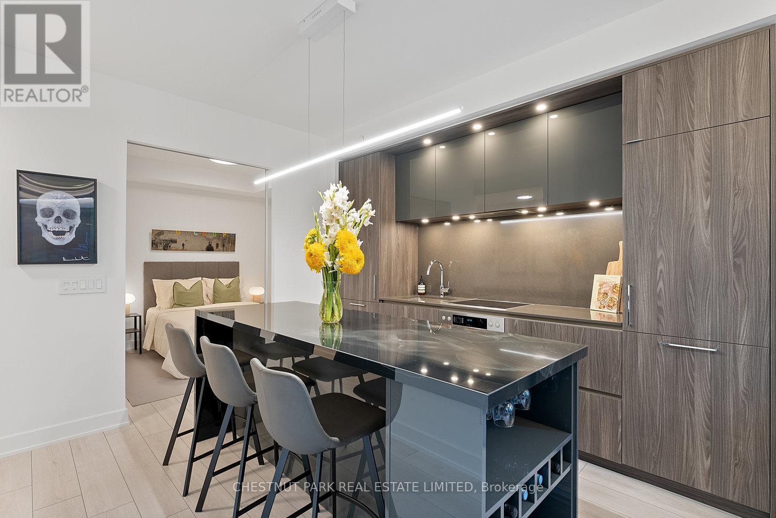 Photo 6 of 610 15 Mercer Street, Toronto ON