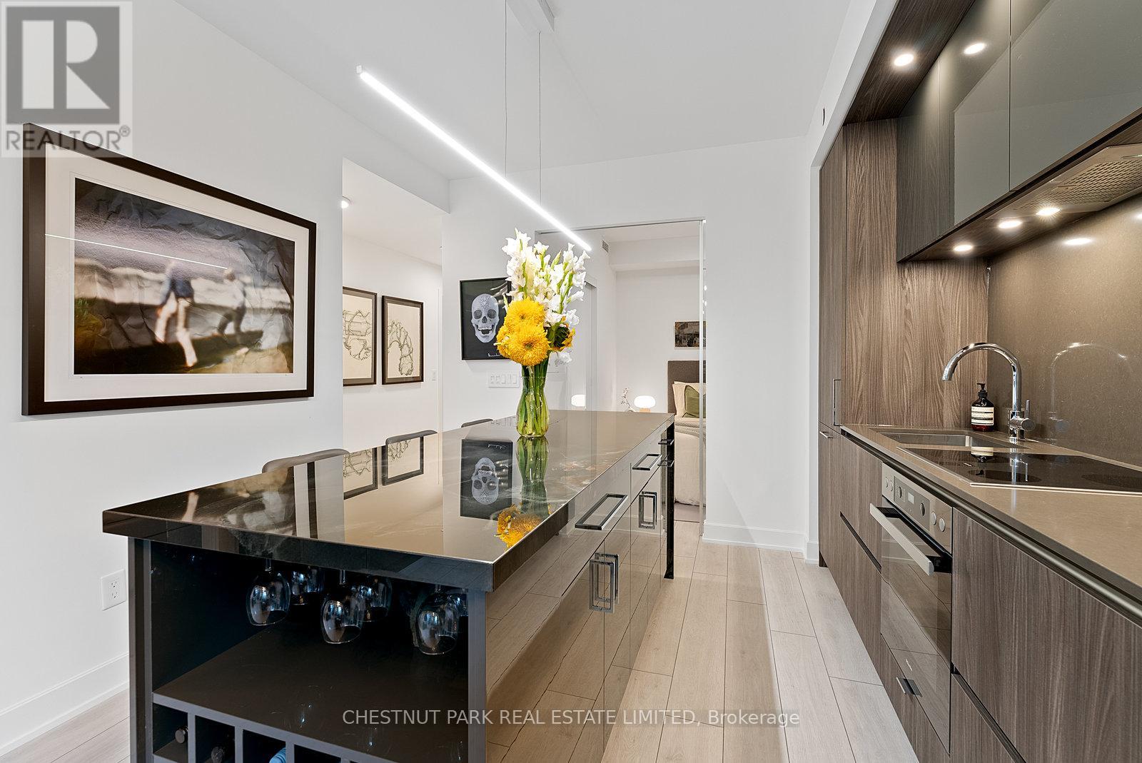 Photo 7 of 610 15 Mercer Street, Toronto ON