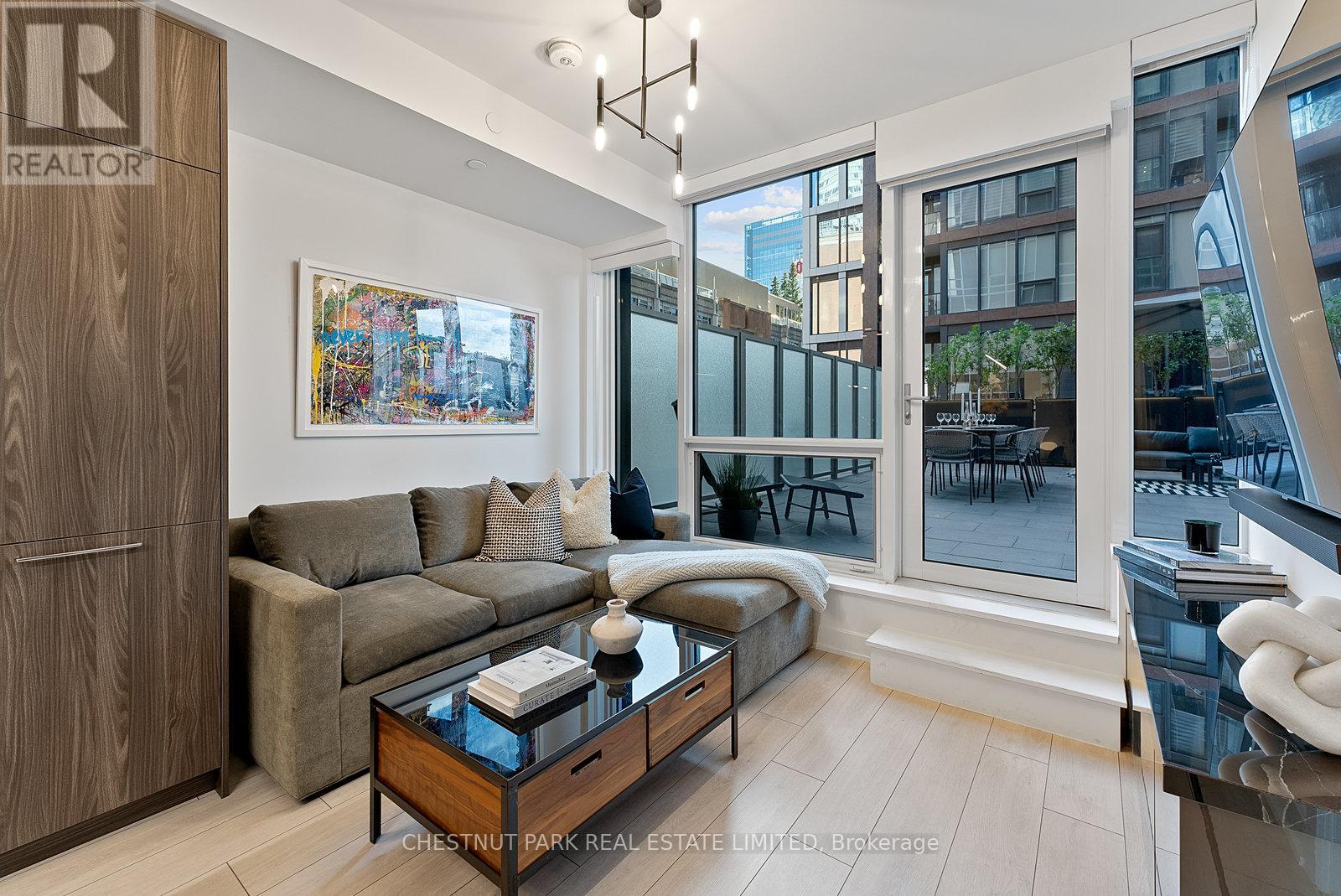 Photo 9 of 610 15 Mercer Street, Toronto ON