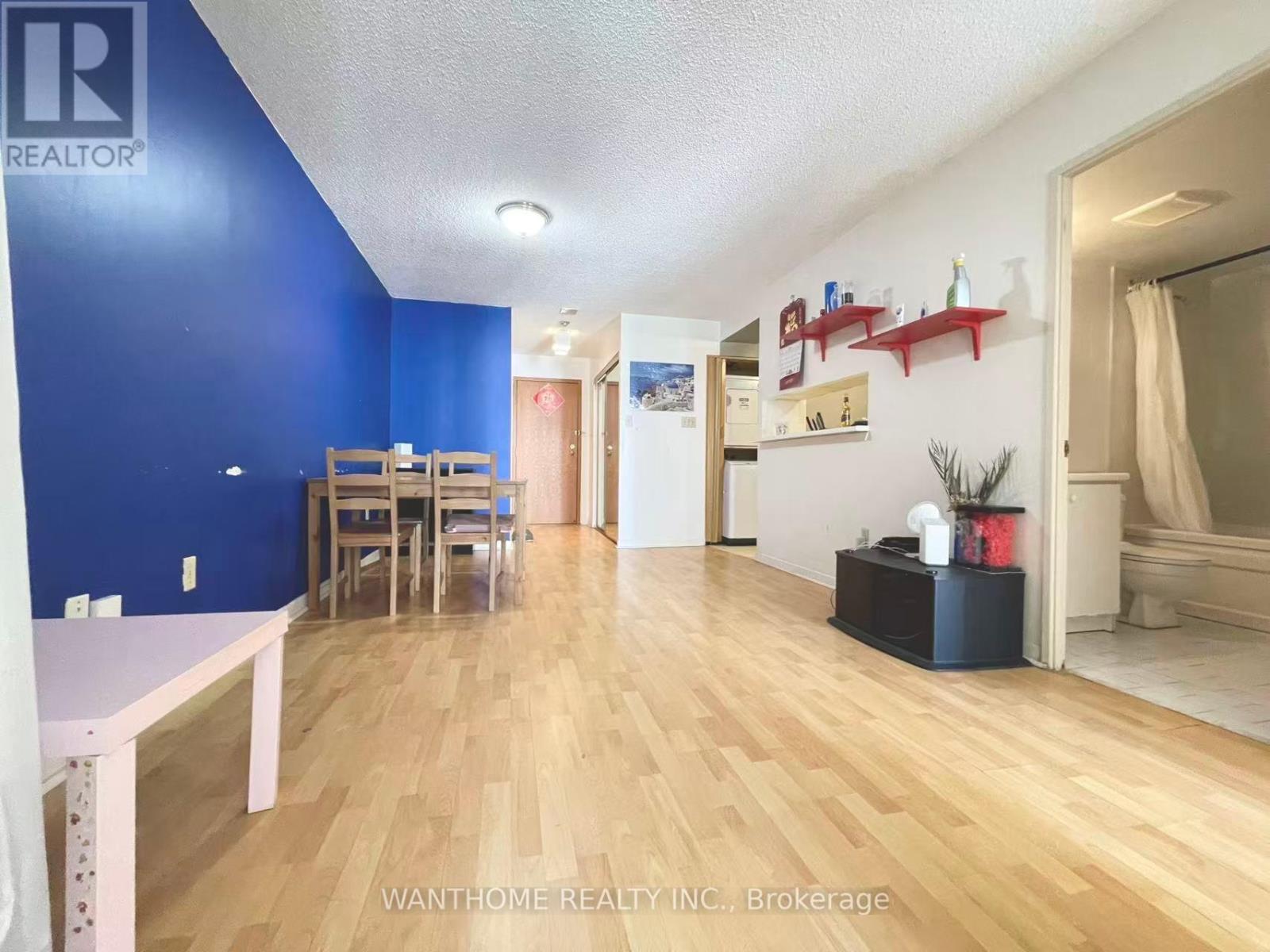 Photo 8 of 1404 44 St Joseph Street, Toronto ON