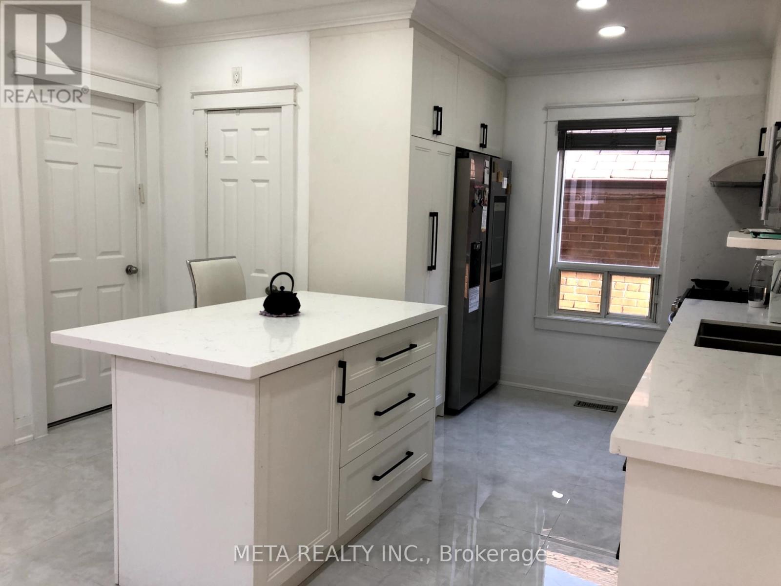 Photo 6 of 533 Westmount Avenue, Toronto ON