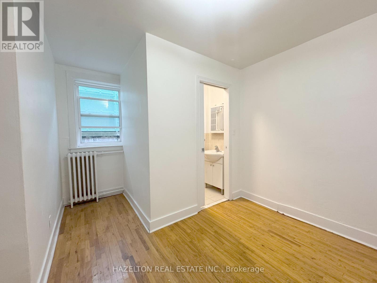 Photo 4 of 104 44 Huntley Street, Toronto ON