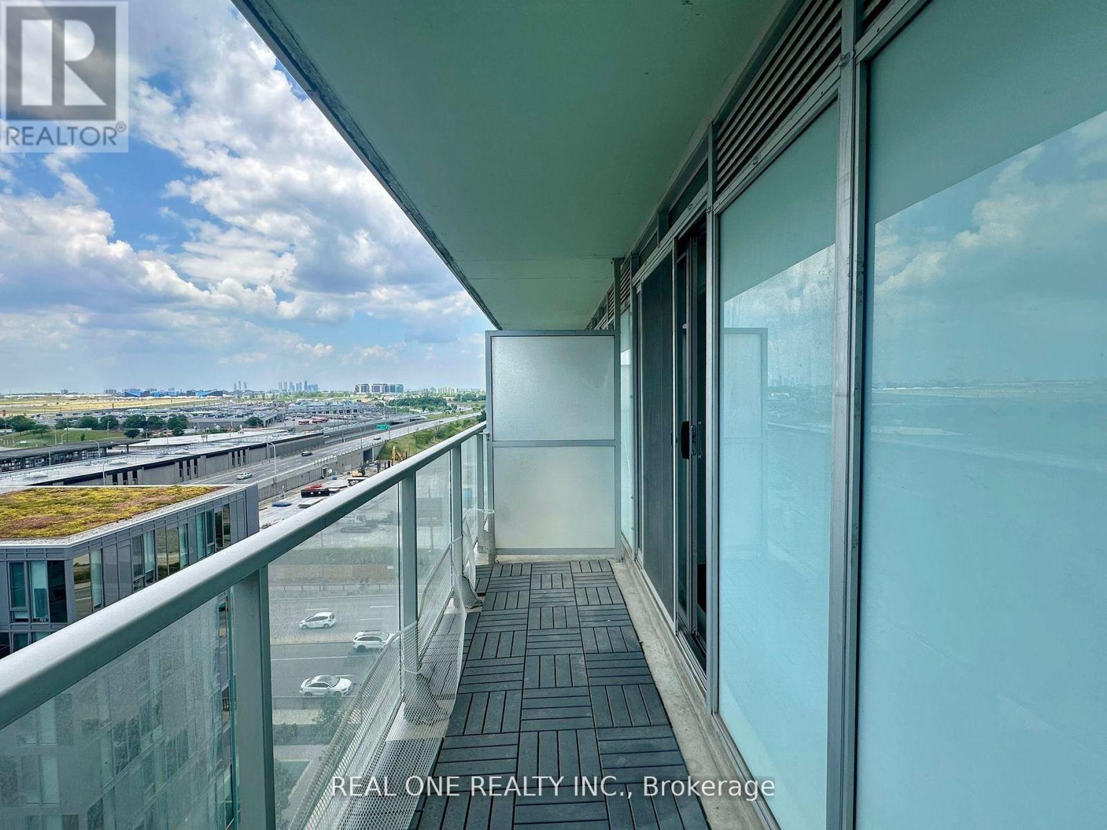 Photo 16 of W 904 565 Wilson Avenue, Toronto ON