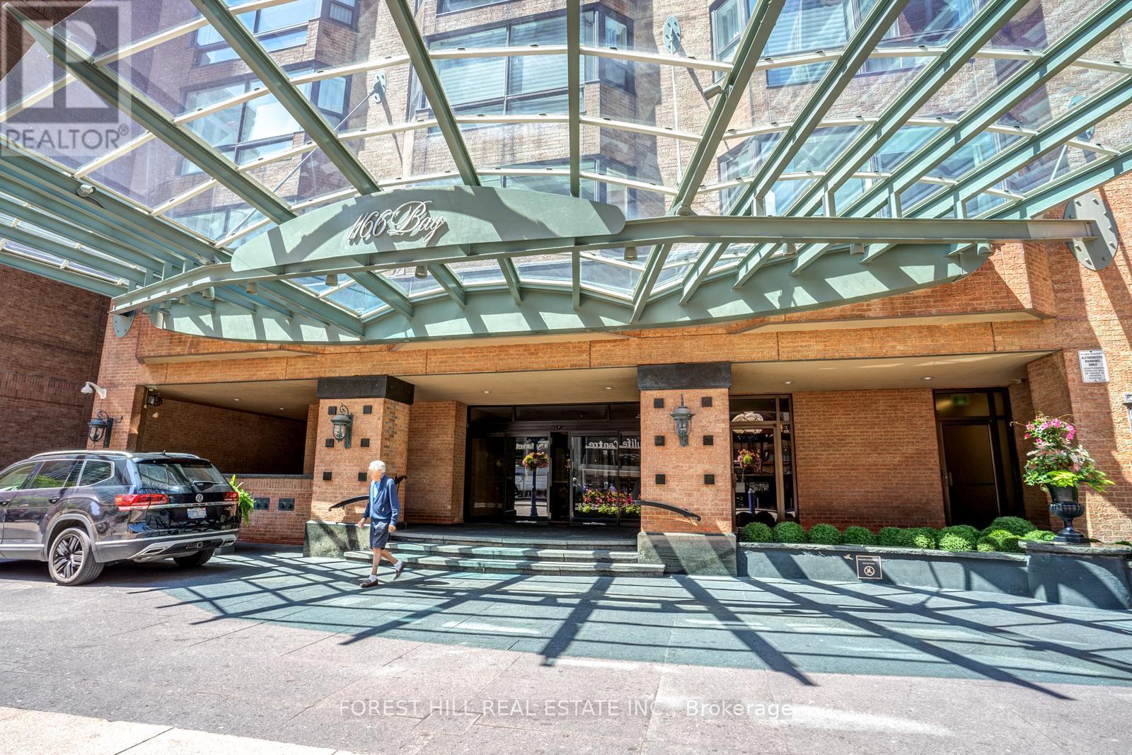 Photo 2 of 1105 1166 Bay Street, Toronto ON