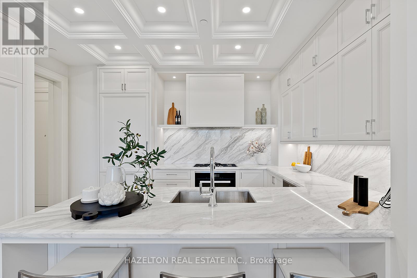 Photo 9 of 404 128 Hazelton Avenue, Toronto ON