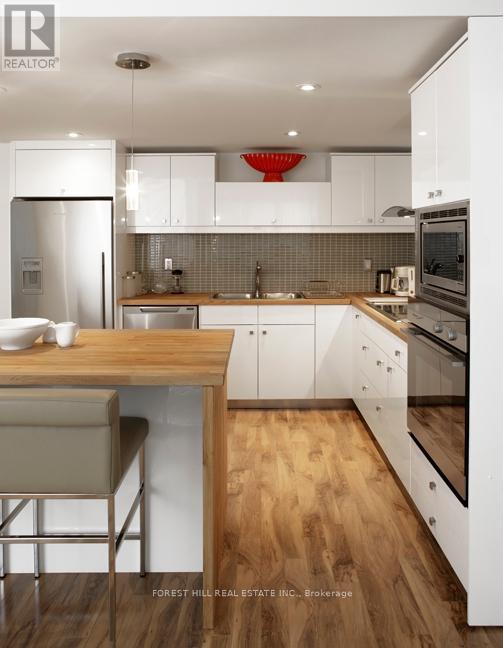 Photo 13 of 507 164 Cumberland Street, Toronto ON