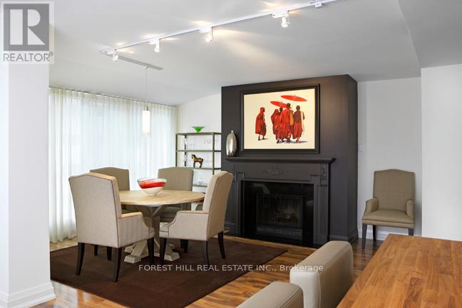 Photo 4 of 507 164 Cumberland Street, Toronto ON