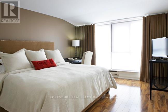 Photo 9 of 507 164 Cumberland Street, Toronto ON