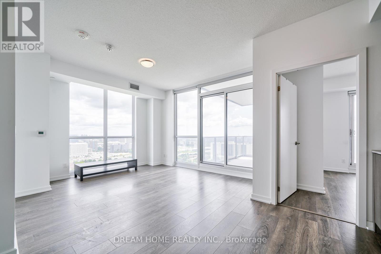 Photo 1 of 2208 32 Forest Manor Road, Toronto ON