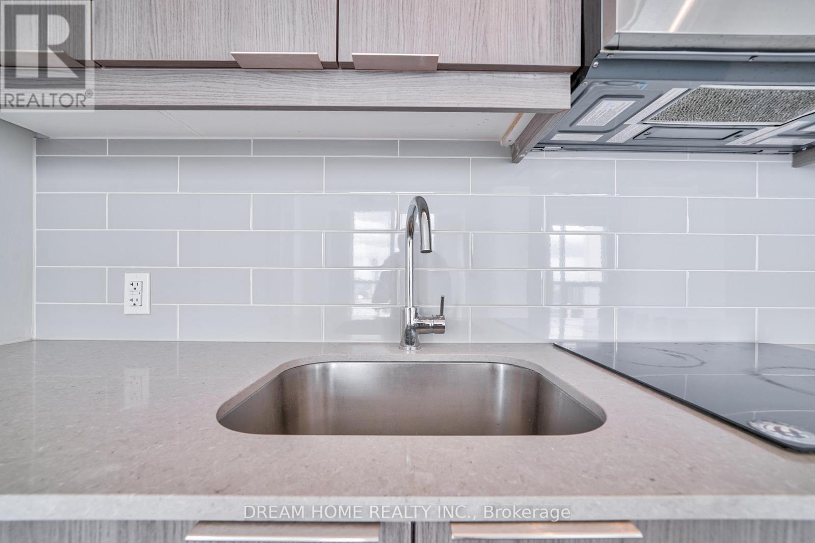 Photo 16 of 2208 32 Forest Manor Road, Toronto ON