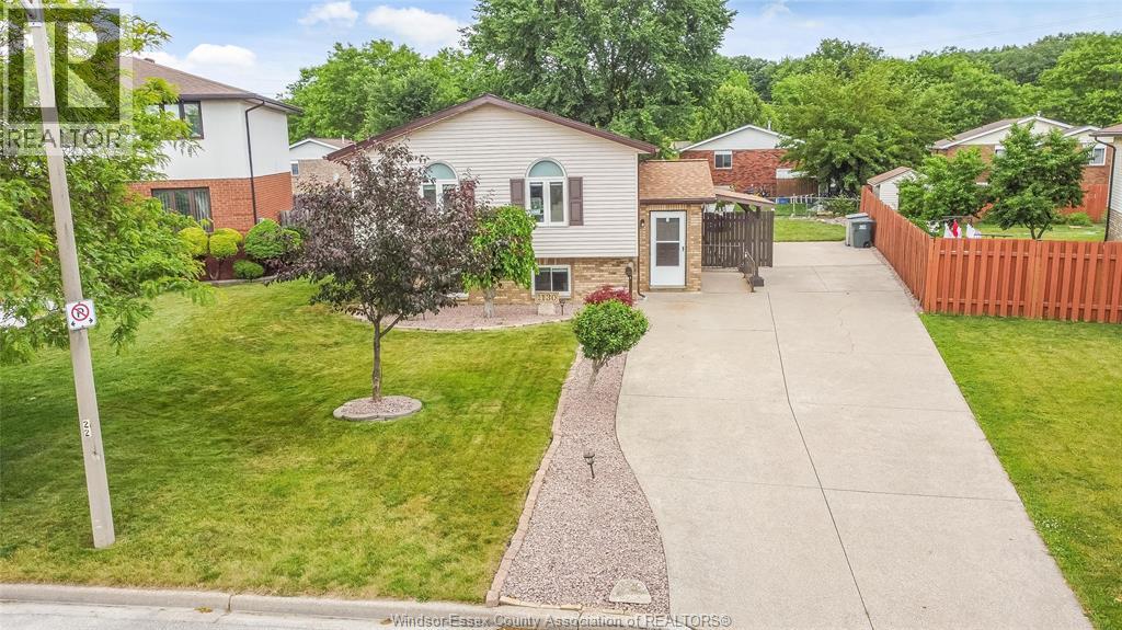 Photo 2 of 1130 Stanley Street, Windsor ON