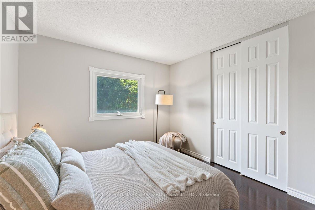 Photo 25 of 2098 Liverpool Road, Pickering ON