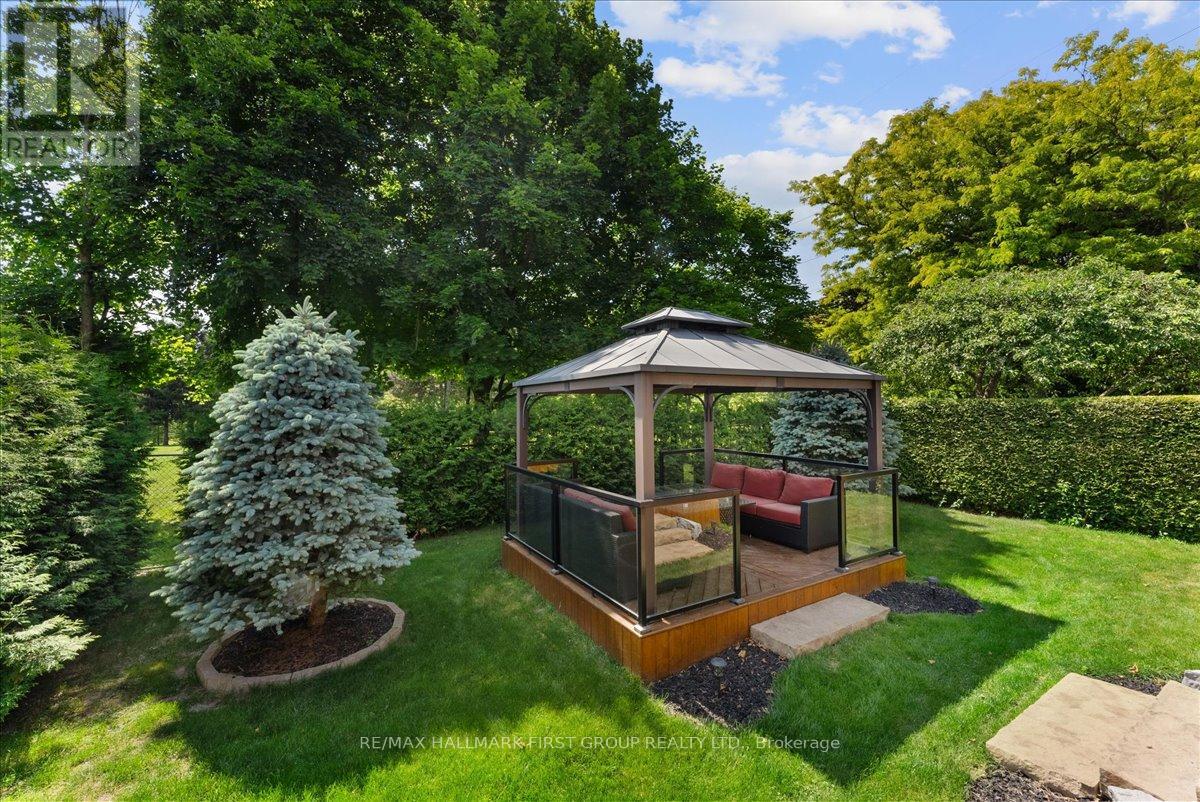 Photo 35 of 2098 Liverpool Road, Pickering ON
